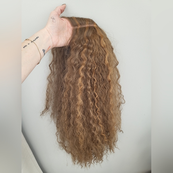 Lace Front Wig - Picture 4 of 6